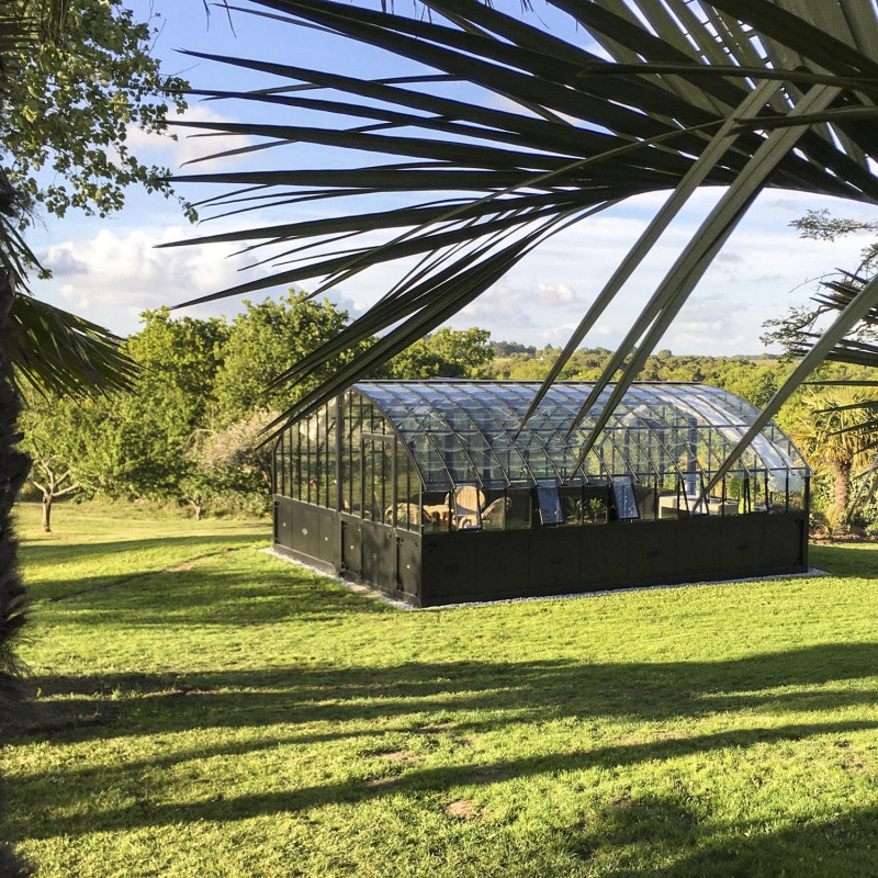 Glashaus AMBOISE Breite 5,60 m mit Aluminiumsockel