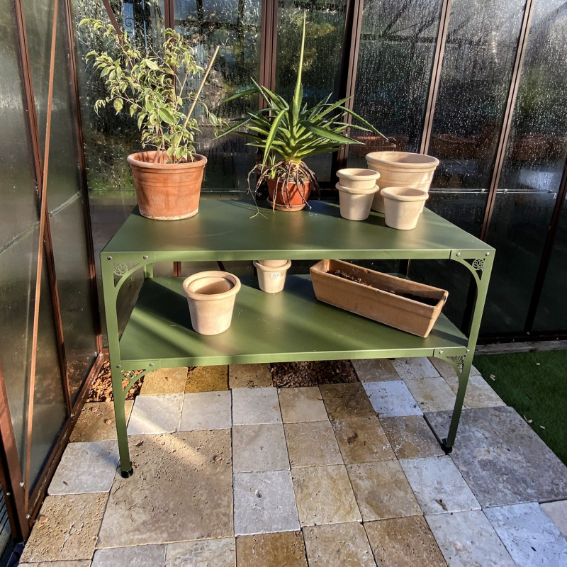Tisch mit 2 Platten